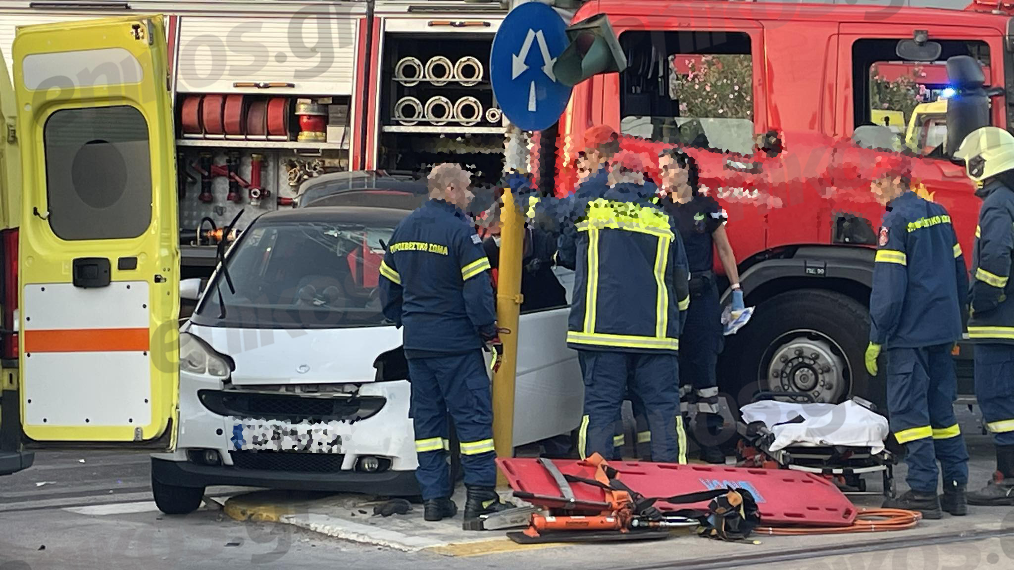 Τροχαίο με τραυματίες στο Φάληρο – Αυτοκίνητο συγκρούστηκε με λεωφορείο – ΦΩΤΟ & ΒΙΝΤΕΟ