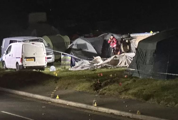 Ουαλία: Αυτοκίνητο καταπλάκωσε σκηνή σε κάμπινγκ – Εννέα τραυματίες