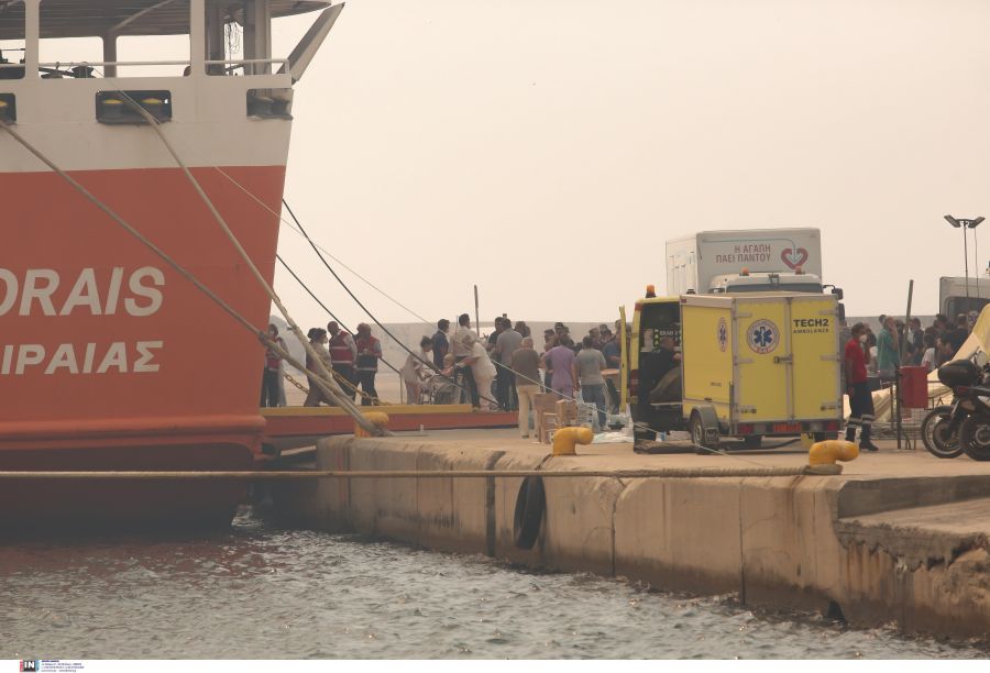 Φωτιά στην Αλεξανδρούπολη: Έφτασαν στην Καβάλα με το «Αδαμάντιος Κοραής» οι ασθενείς από το νοσοκομείο που εκκενώθηκε