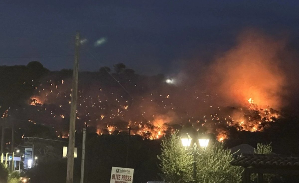 Xωρίς ενεργό μέτωπο η φωτιά στο Τσιλιβί Ζακύνθου
