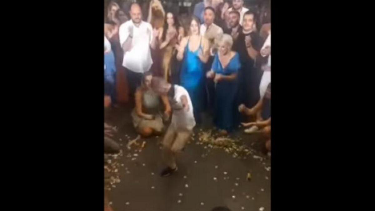 Κάτω Αχαΐα: Το ζεϊμπέκικο του 13χρονου Ανδρέα με σύνδρομο Down που μάγεψε τα πλήθη – ΒΙΝΤΕΟ