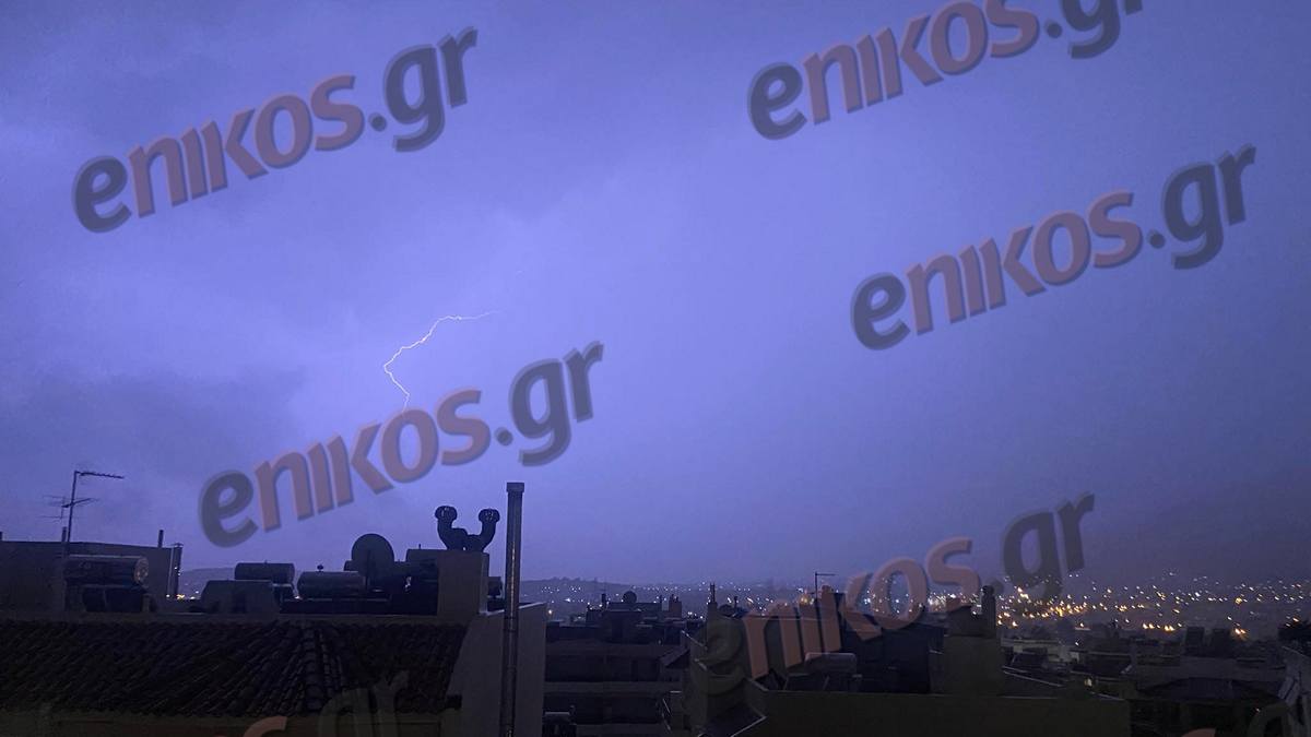 Νέο κύμα κακοκαιρίας στην Αττική – Κάνουν τη νύχτα, μέρα οι κεραυνοί  – ΦΩΤΟ & ΒΙΝΤΕΟ