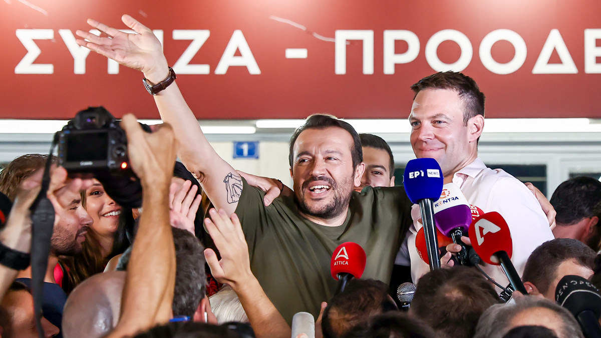 Εκλογές ΣΥΡΙΖΑ: Η θερμή αγκαλιά του Στέφανου Κασσελάκη με τον Νίκο Παππά και το «ευχαριστώ» – ΦΩΤΟ & ΒΙΝΤΕΟ