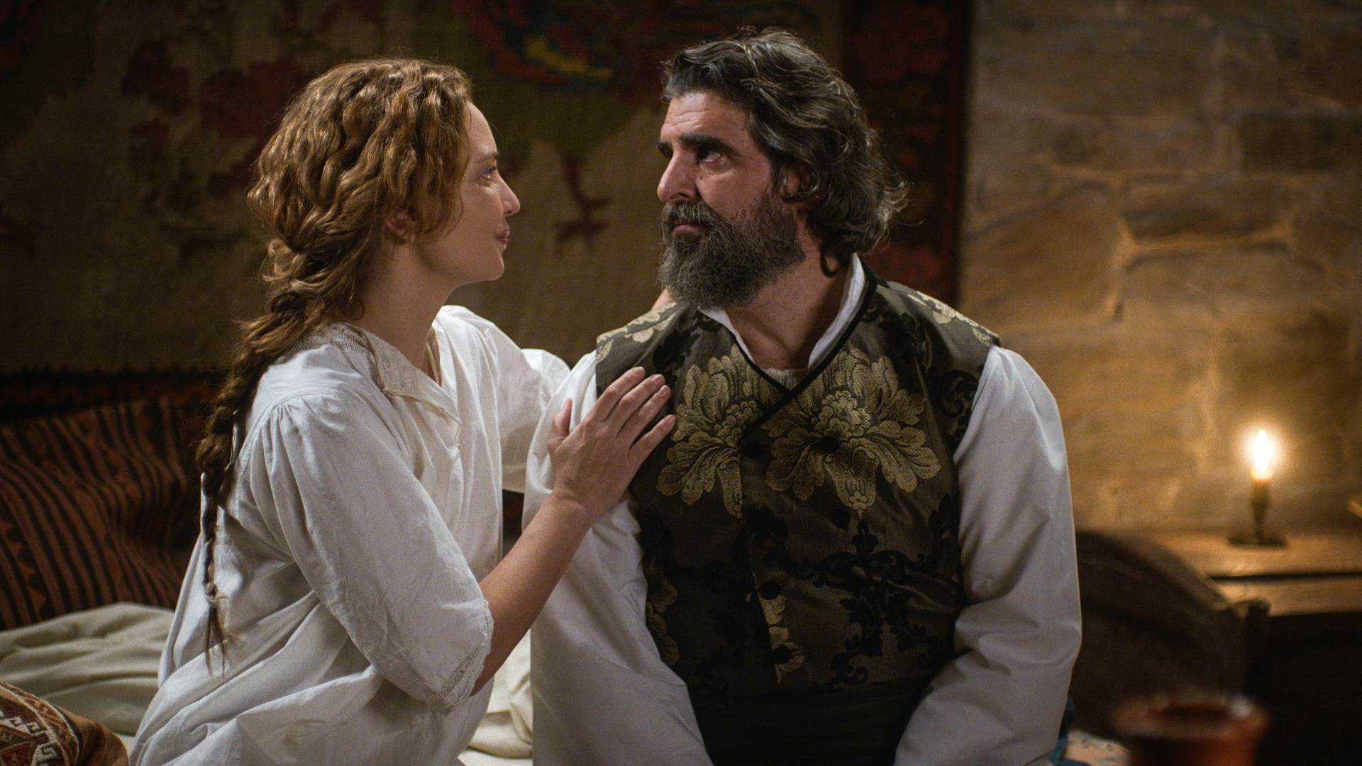 Η Μάγισσα: Ο Μιχαήλ παλεύει με τις τύψεις του καθώς μοιράζει την καρδιά του ανάμεσα σε δυο γυναίκες