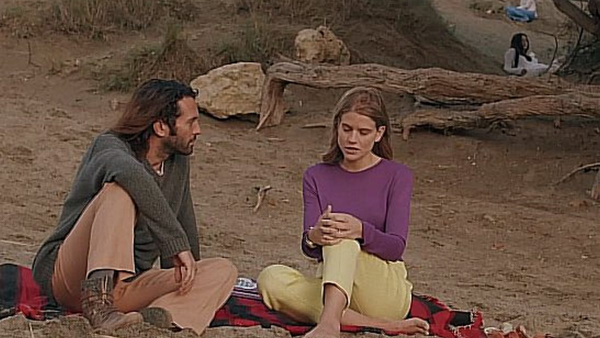 «Η Παραλία»: Παραλήρημα στο Twitter με το φιλί Χάρι – Υπατίας – ΒΙΝΤΕΟ