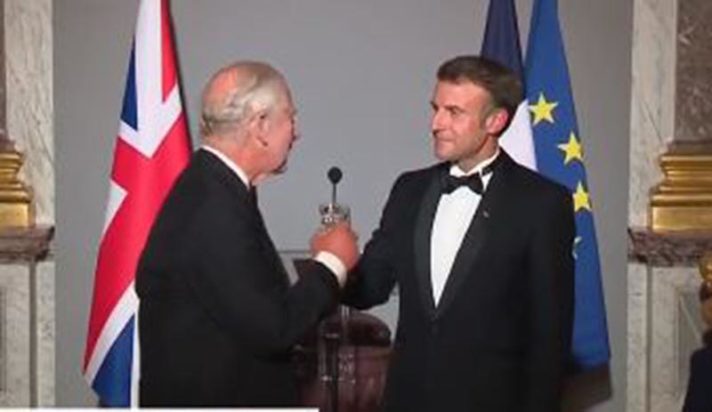 Βασιλιάς Κάρολος- Μακρόν