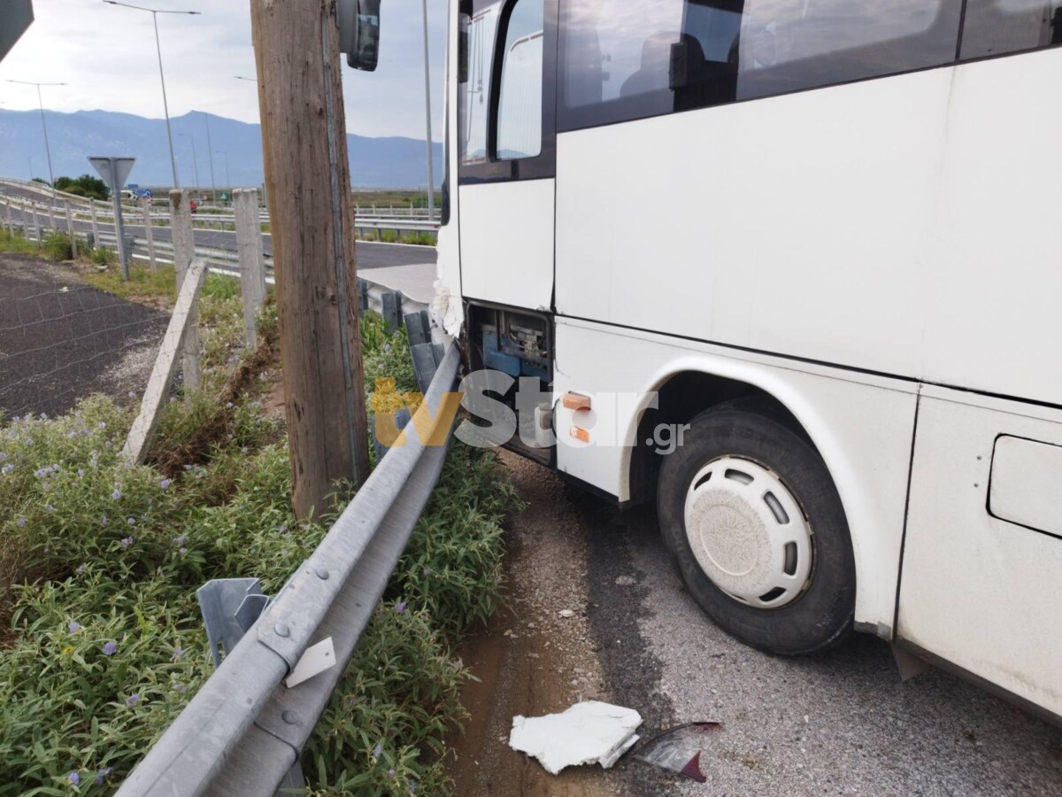 Σύγκρουση λεωφορείου με ΙΧ στην Λαμία