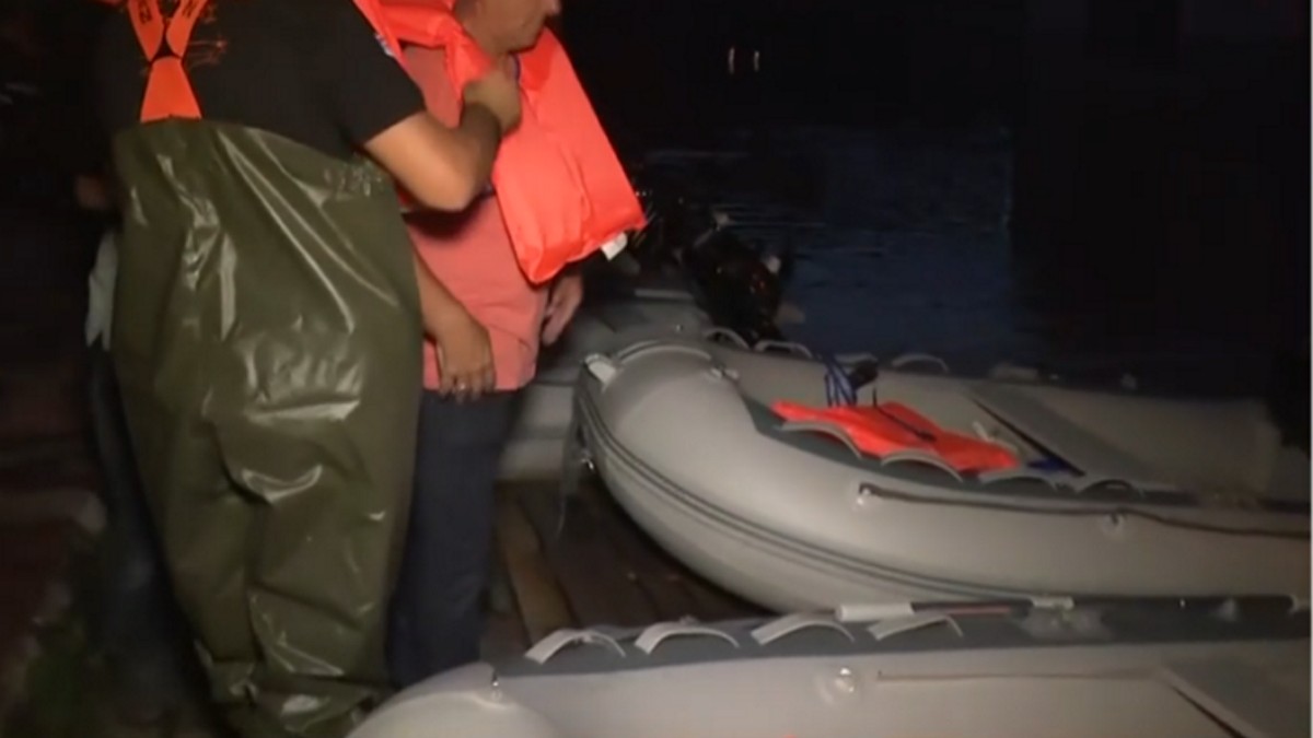 Διασώθηκαν 8 επιβάτες λέμβων που ανατράπηκαν από τα ορμητικά νερά στη Γιάννουλη Λάρισας