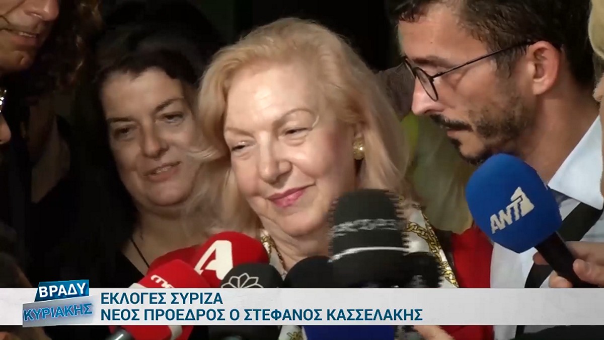 Στέφανος Κασσελάκης: «Είναι αγνός και αληθινός, του έδωσα ένα μεγάλο μητρικό φιλί» δήλωσε η μητέρα του