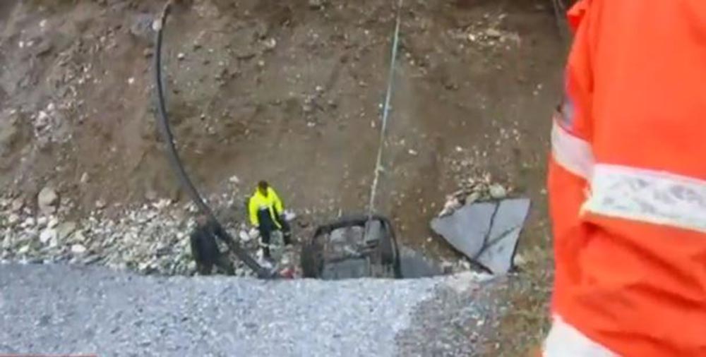 Κακοκαιρία Daniel: Δραματικές προσπάθειες για τον απεγκλωβισμό οδηγού στο Πήλιο – Καρέ – καρέ η επιχείρηση διάσωσης