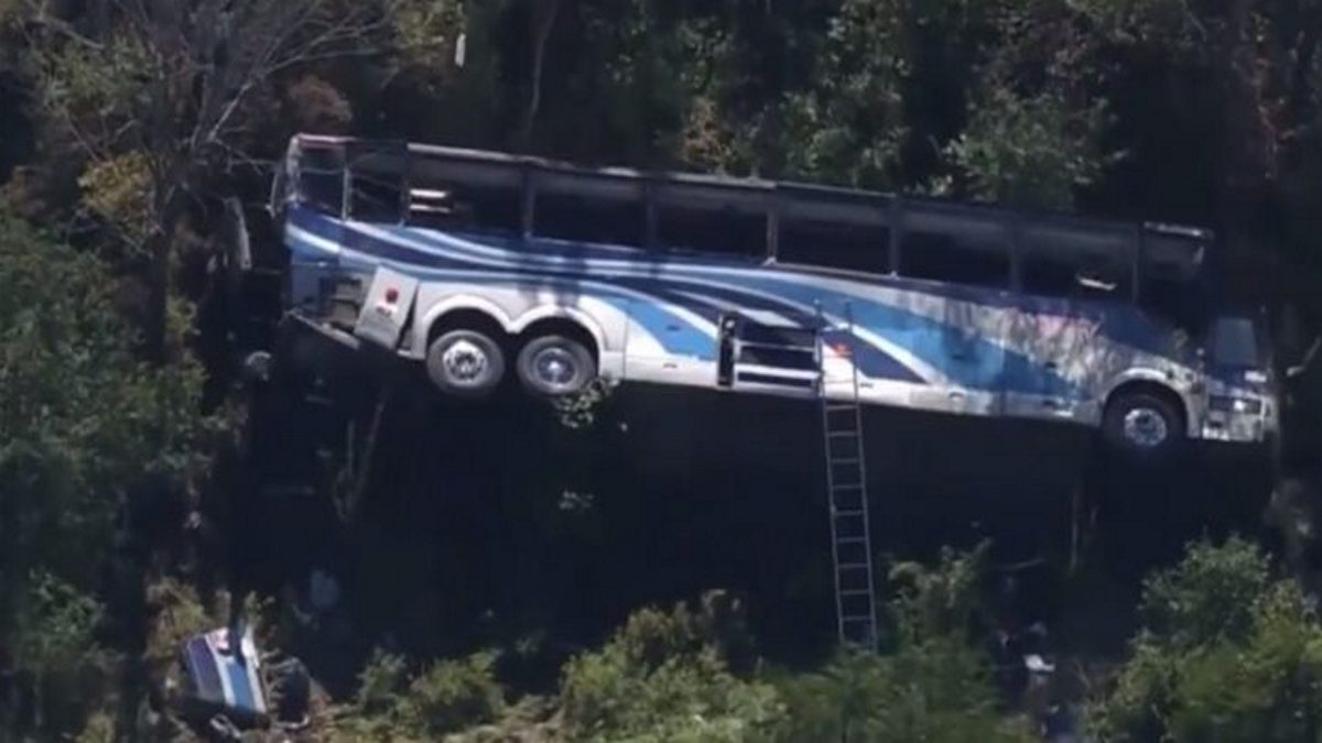 Νέα Υόρκη: Λεωφορείο με μαθητές έπεσε σε χαράδρα – Δύο νεκροί και πολλοί τραυματίες – Πέντε σε κρίσιμη κατάσταση