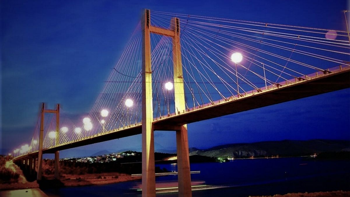 Χαλκίδα: Άνδρας απειλούσε να πέσει από την υψηλή γέφυρα