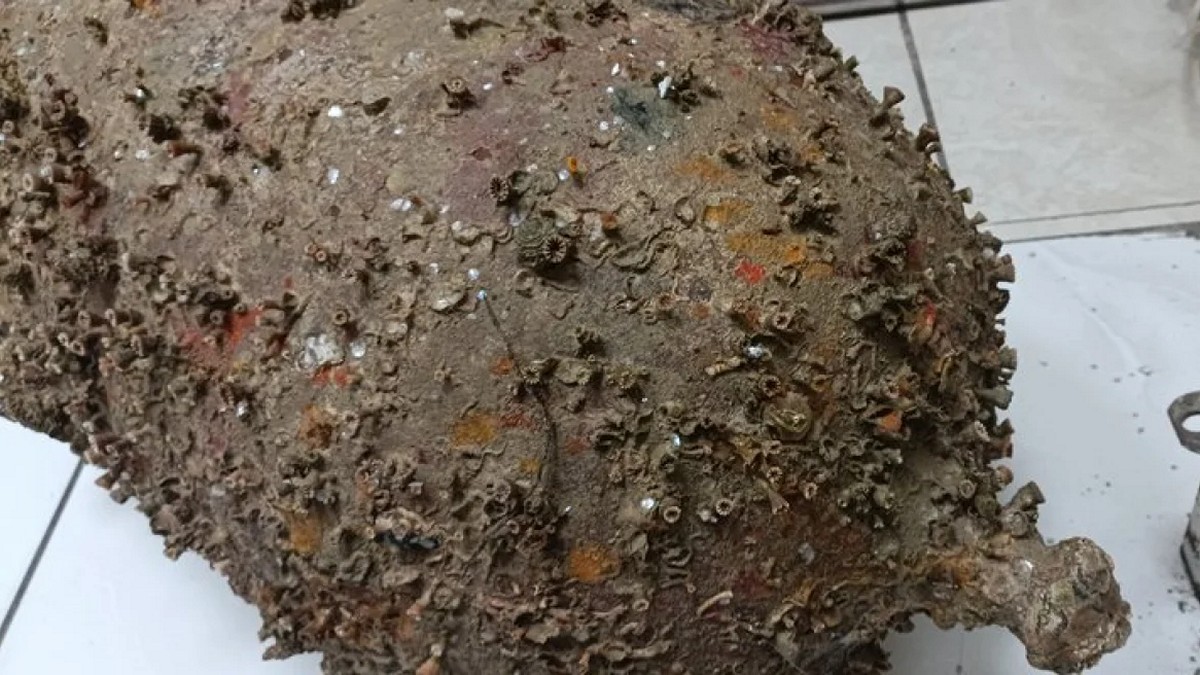 Κόρινθος: Αρχαίος αμφορέας βρέθηκε στη θάλασσα