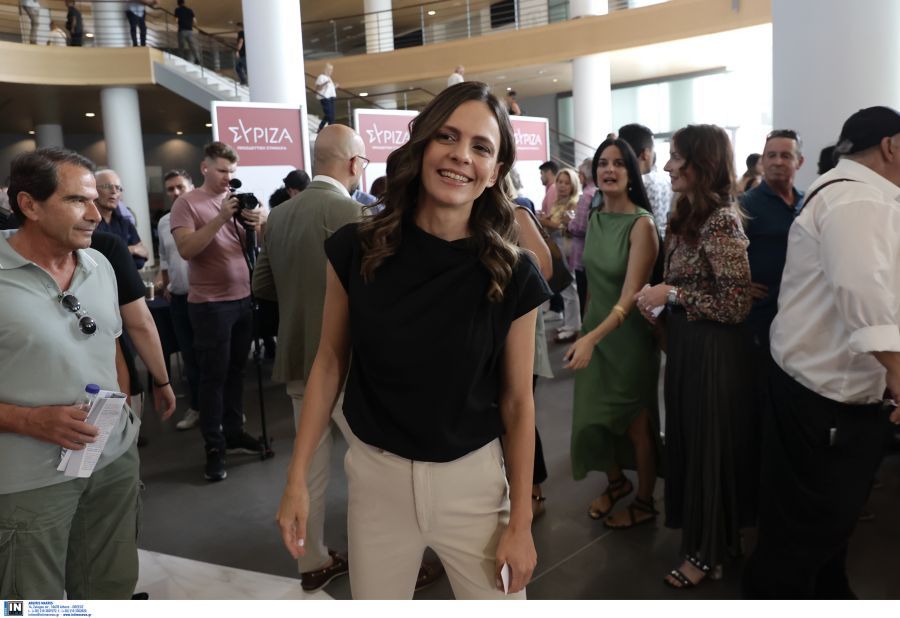 Αχτσιόγλου: «Εδώ, τώρα, εμείς, μαζί φτιάχνουμε το μέλλον» – Το κεντρικό προεκλογικό της σποτ