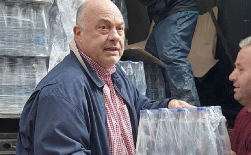 Κακοκαιρία Daniel – Βόλος: Καταγγελία Μπέου για «άθλιους μαυραγορίτες»  – Πωλούν την «εξάδα» νερού έναντι 4 έως 5 ευρώ