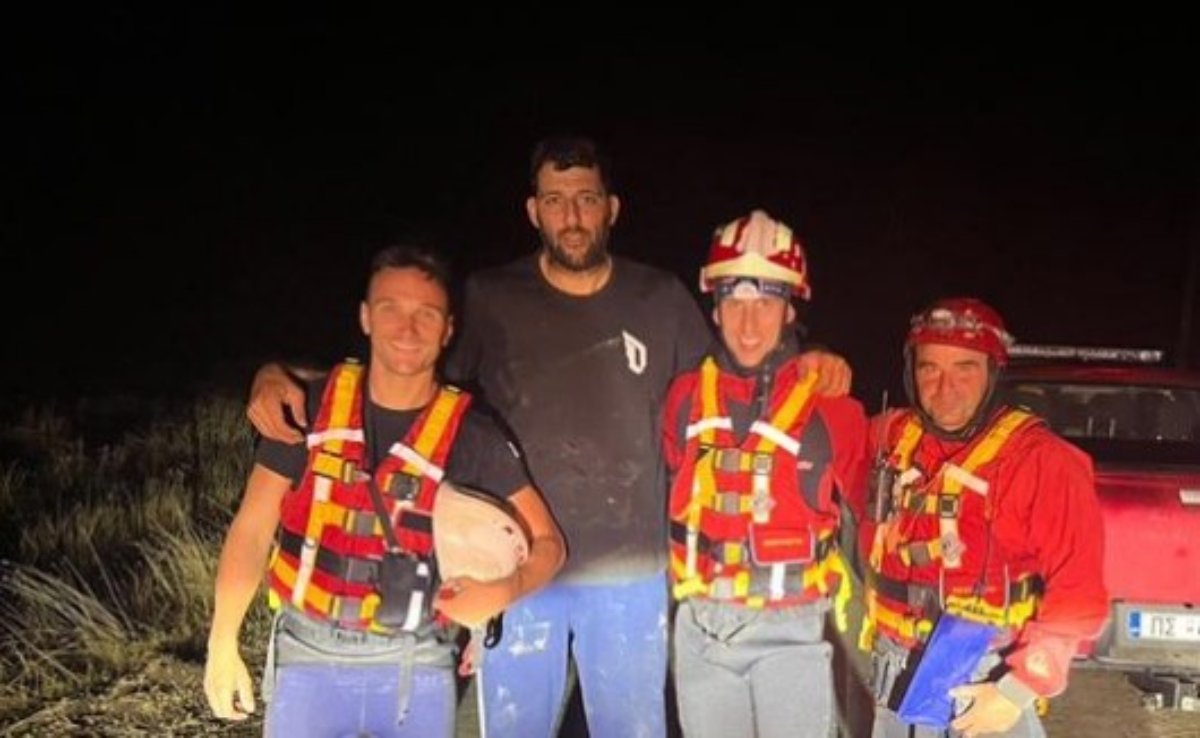 Κακοκαιρία Daniel – Γιάννης Μπουρούσης: Bοήθησε στις διασώσεις με την ομάδα Ζ-ΜΑΚ στην Καρδίτσα – «Είμαστε σε εμπόλεμη ζώνη»