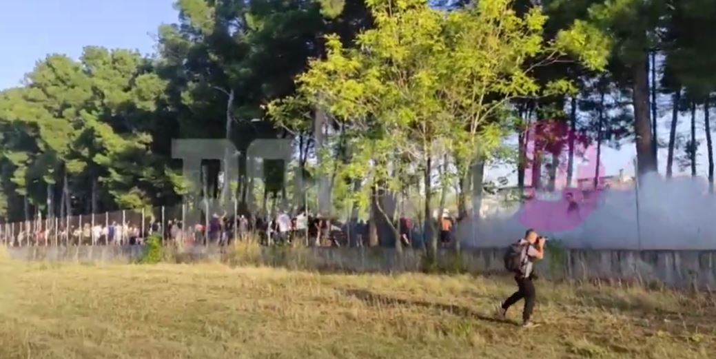 Κακοκαιρία Daniel: Ένταση έξω από το Συντονιστικό Κέντρο στη Λάρισα – ΒΙΝΤΕΟ