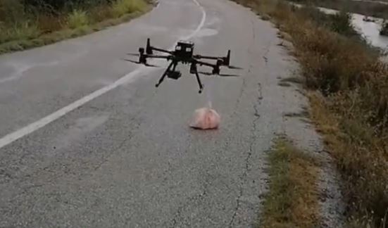 Κακοκαιρία Daniel: Με drone παραδίδουν φάρμακα σε πλημμυροπαθείς στην Λάρισα – ΒΙΝΤΕΟ