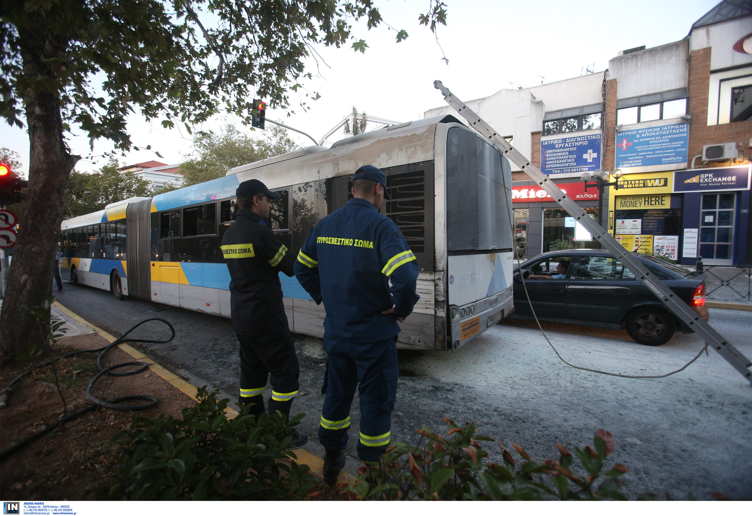 Ρέντης: Συναγερμός για φωτιά σε λεωφορείο – Απομακρύνθηκαν οι επιβάτες