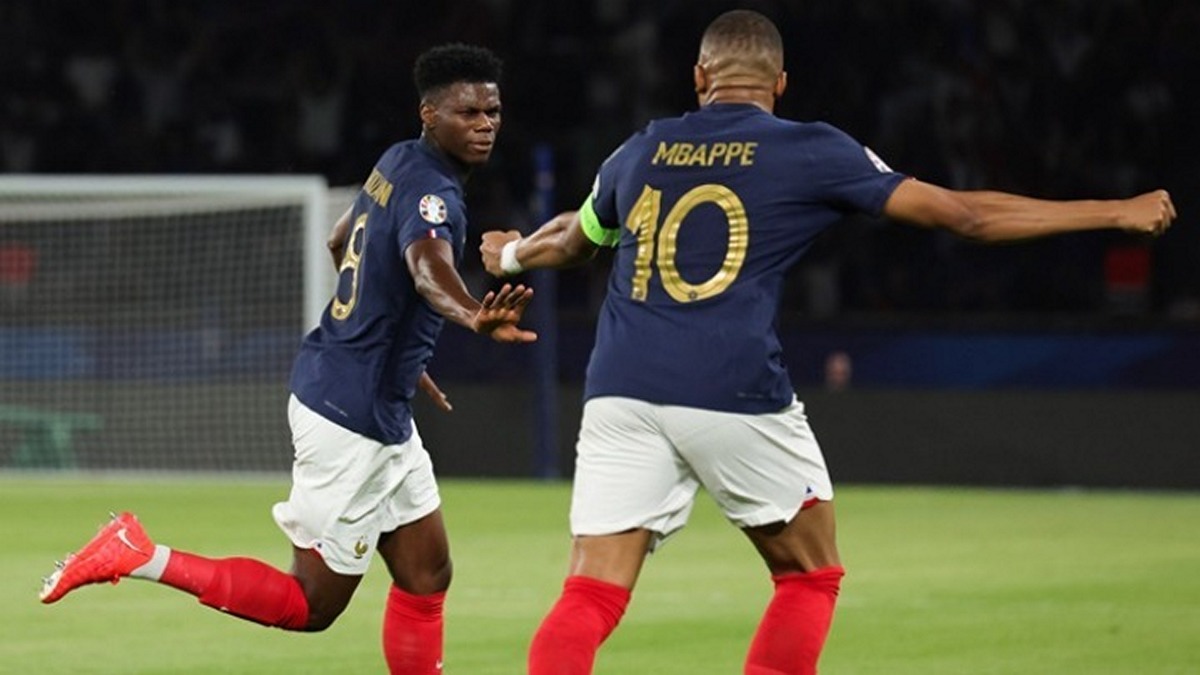 Euro 2024: «Κλείδωσε» την πρόκριση η Γαλλία – Σκόραρε ο Σπόραρ, ασίστ ο Τσέριν