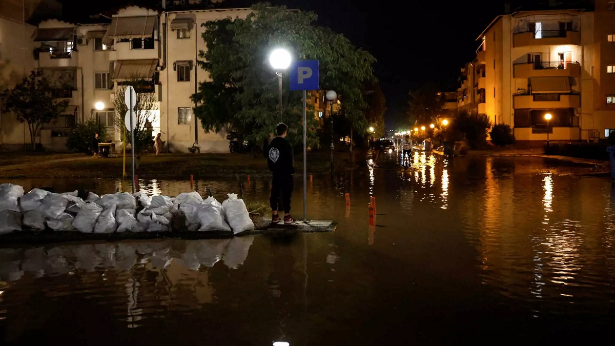 Κακοκαιρία Daniel: Νέα νύχτα αγωνίας στη Θεσσαλία – Εκκενώνονται κι άλλοι οικισμοί στη Λάρισα