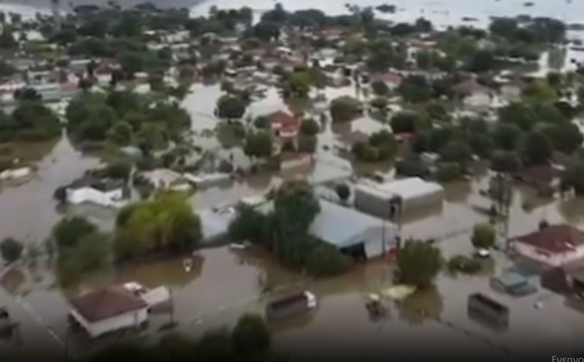 Κακοκαιρία Daniel – Κικίλιας: «Οι διασώστες θα συνεχίσουν όλη την νύχτα, σπίτι – σπίτι, τους απεγκλωβισμούς»
