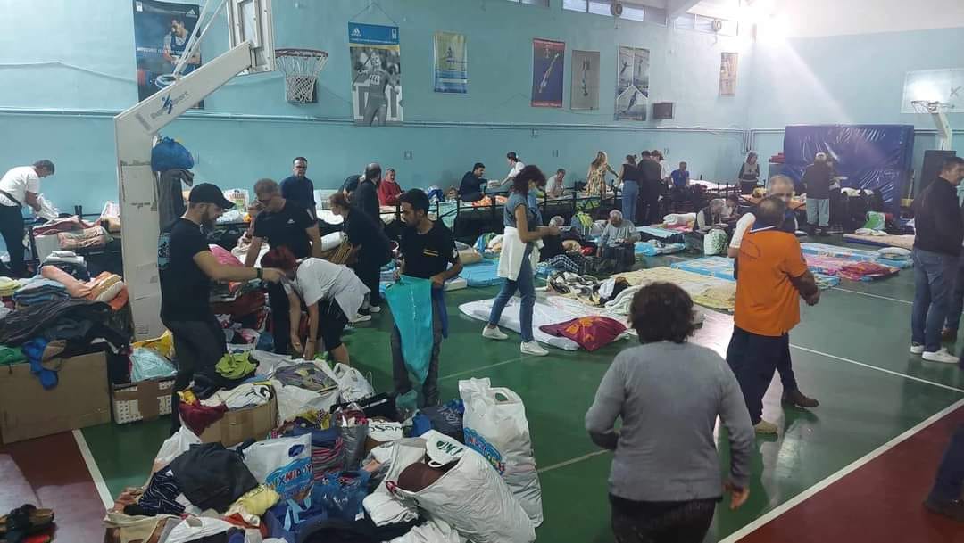 Κακοκαιρία Daniel: Σε δημοτικό σχολείο της Καρδίτσας πέρασαν τη νύχτα 250 διασωθέντες – ΒΙΝΤΕΟ