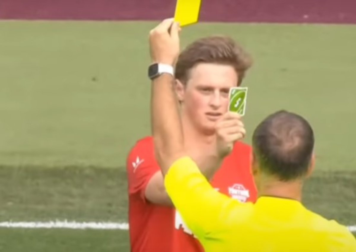 Αγγλία: Δέχτηκε κίτρινη σε ποδοσφαιρικό αγώνα και απάντησε με κάρτα από το… UNO – ΒΙΝΤΕΟ