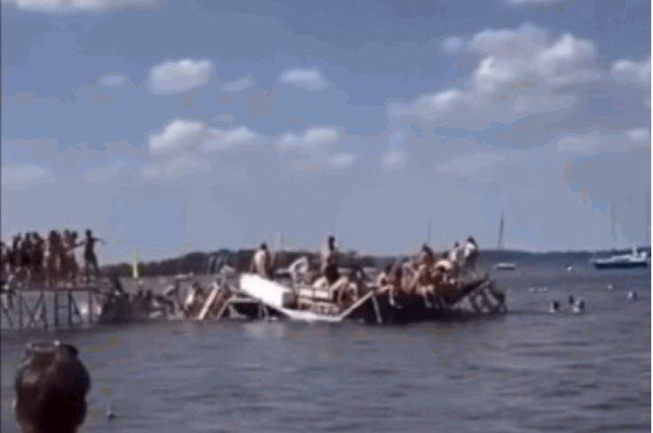 ΒΙΝΤΕΟ: Κατέρρευσε προβλήτας – 60 φοιτητές κατέληξαν στο νερό