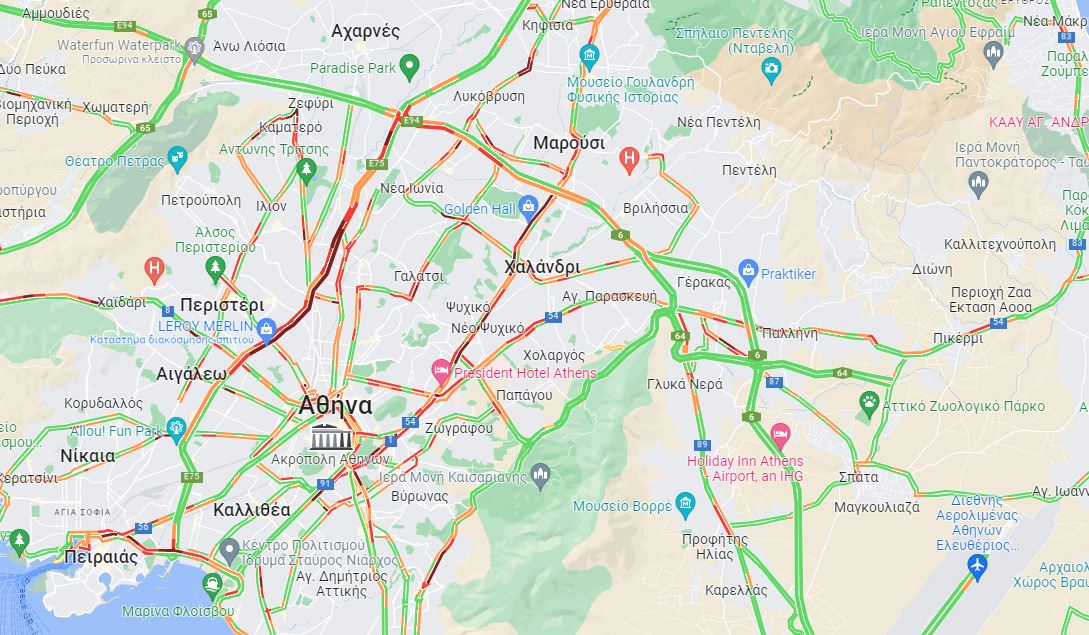 Κίνηση για «γερά νεύρα» και σήμερα: Ποιοι δρόμοι παρουσιάζουν προβλήματα – Δείτε LIVE