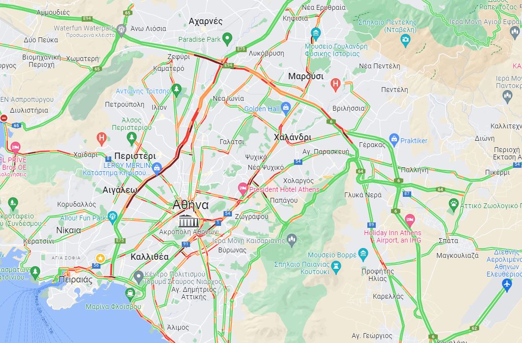 Κίνηση: Μποτιλιάρισμα στον Κηφισό, καθυστερήσεις στην Αττική Οδό – Δείτε LIVE