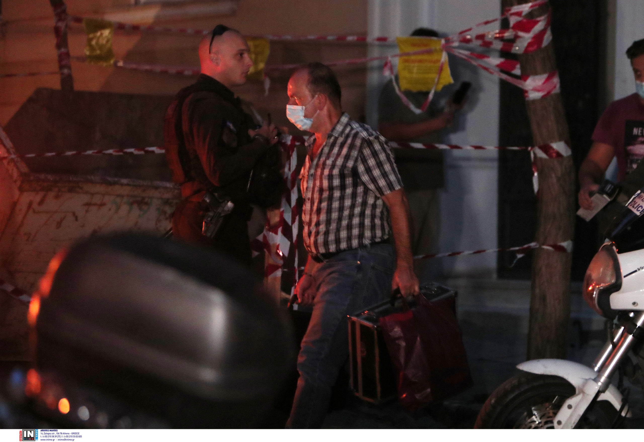 Κολωνάκι: Σε ηλικιωμένο συλλέκτη ανήκει ο οπλισμός που εντοπίστηκε σε αποθήκη