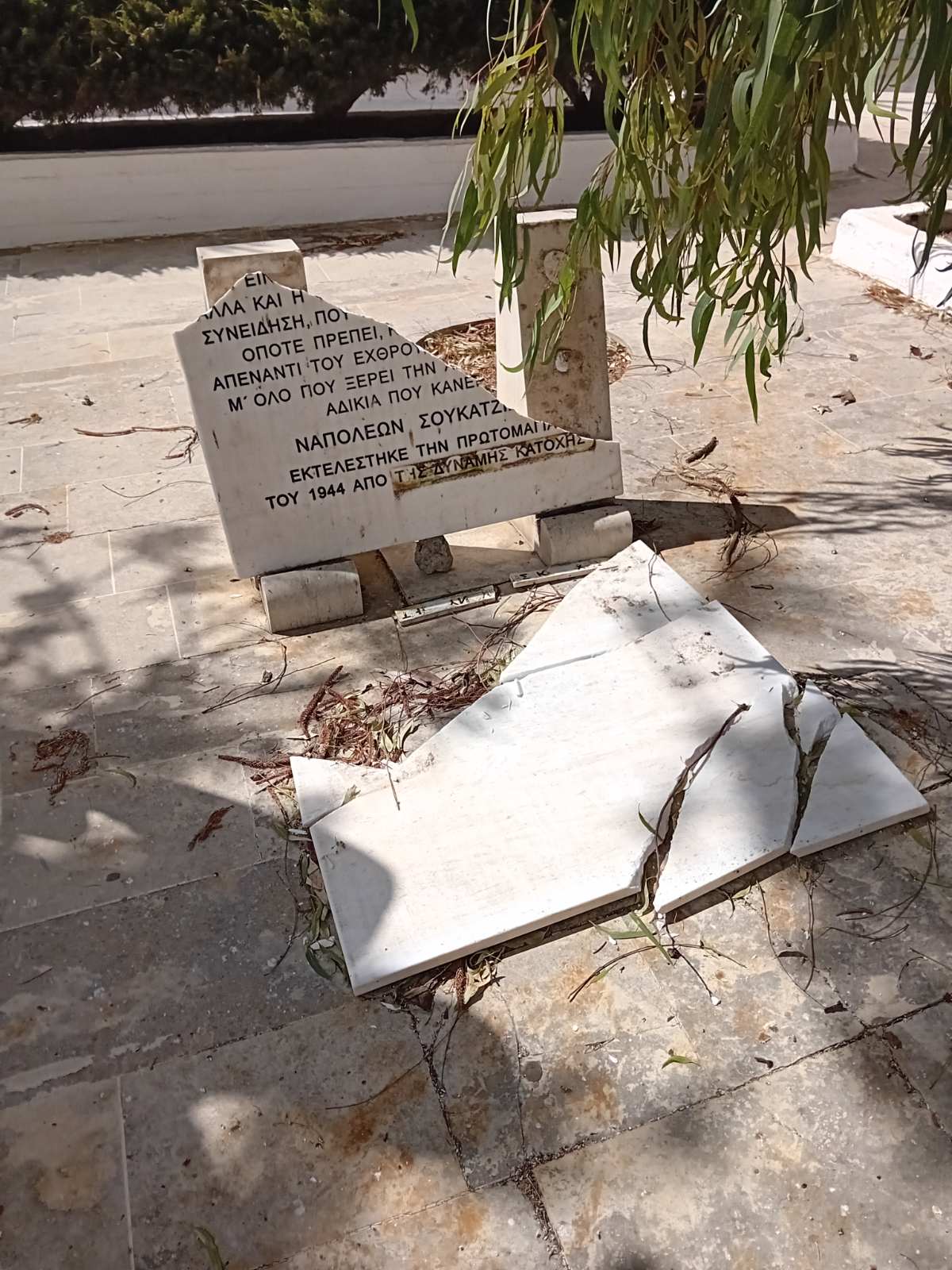 Κρήτη Βανδαλισμός ανδριάντας Ναπολέοντας Σουκατζίδης