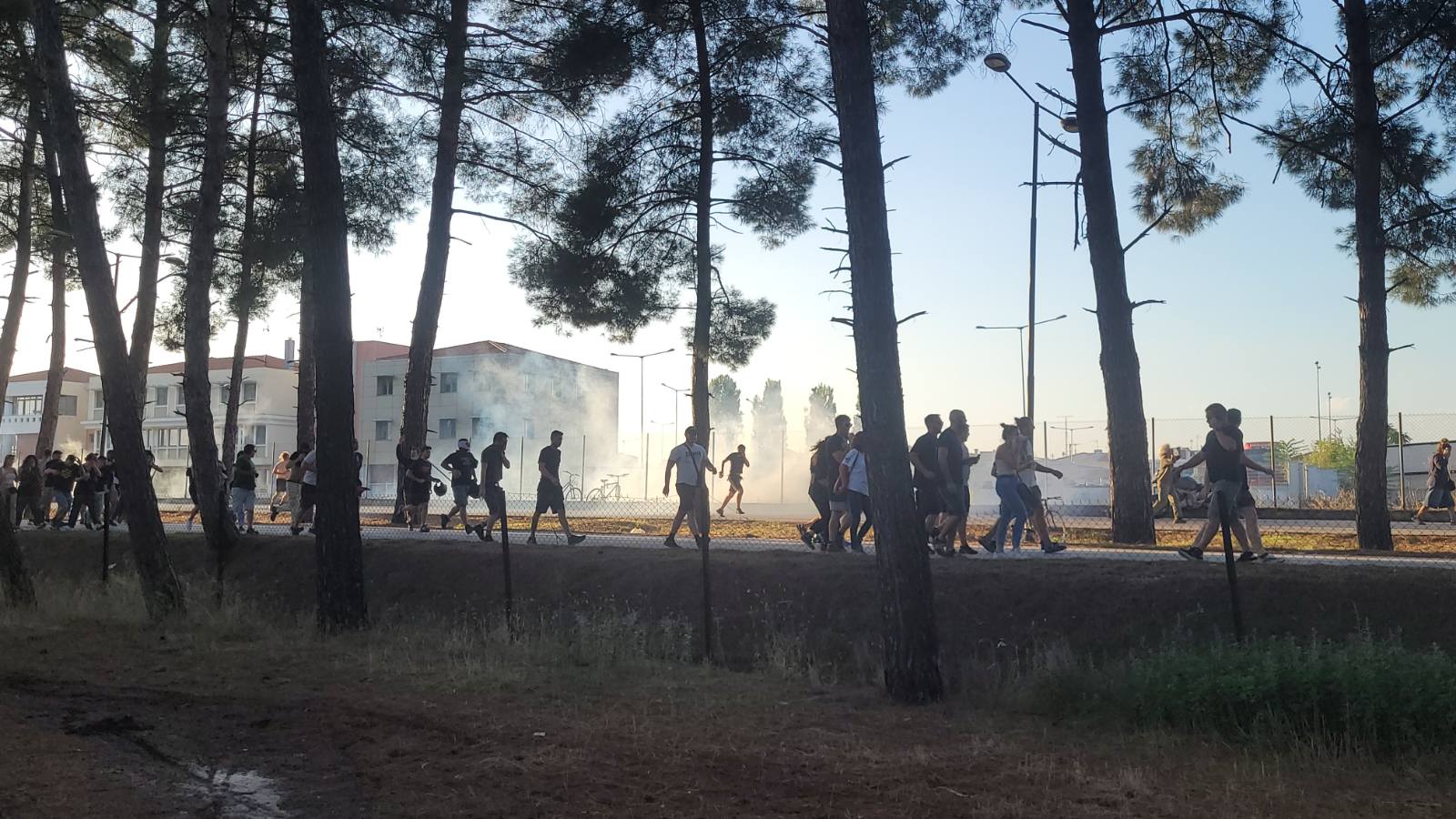 Λάρισα: Έξι αστυνομικοί τραυματίες στα επεισόδια, δεκάδες προσαγωγές