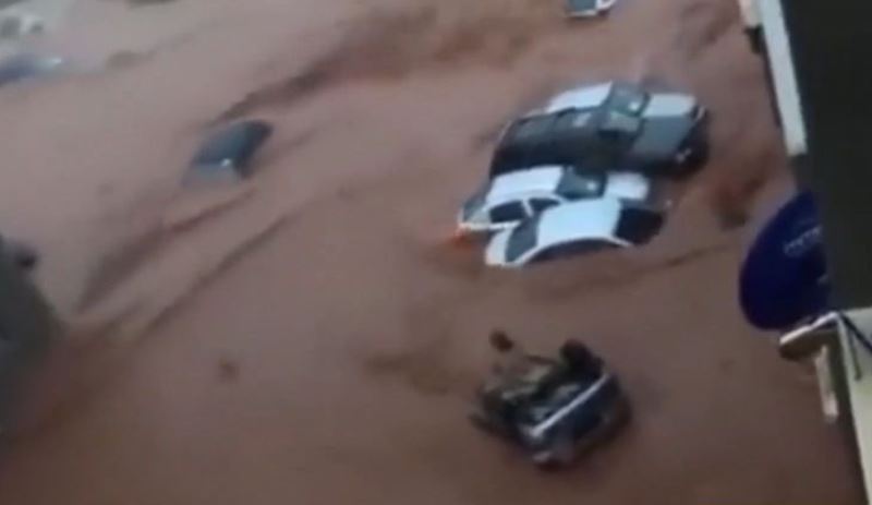 Λιβύη: Πτώματα κείτονται στους δρόμους της κατεστραμμένης από τις πλημμύρες Ντέρνα  – Εικόνες φρίκης
