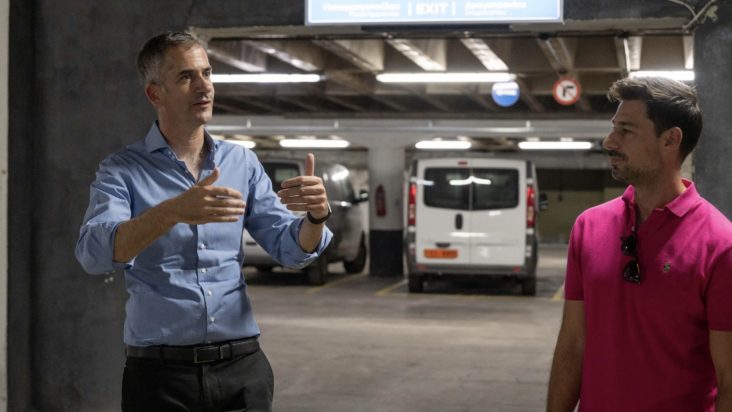 Μπακογιάννης πάρκινγκ Πλατεία Κλαυθμώνος