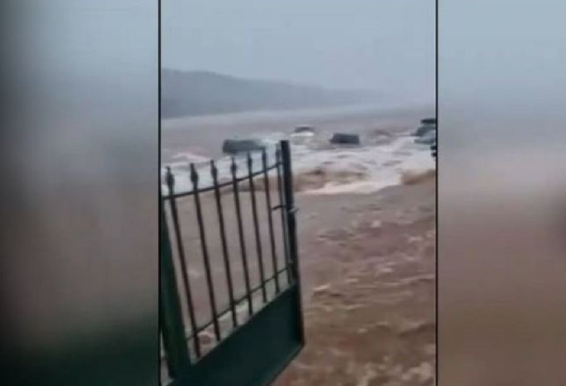Κακοκαιρία Daniel: Ισχυρές καταιγίδες και πλημμύρες στο Πήλιο – Αυτοκίνητα κατέληξαν στη θάλασσα στην παραλία Μικρό – ΒΙΝΤΕΟ