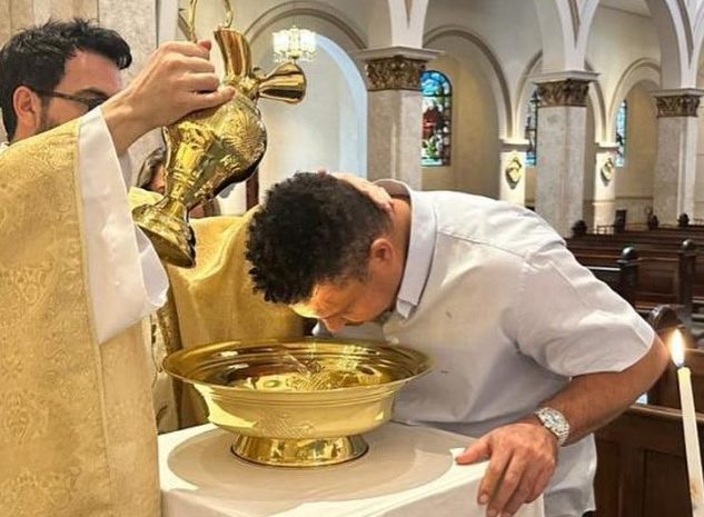 Ρονάλντο: Το «φαινόμενο» βαπτίστηκε Χριστιανός – ΦΩΤΟ