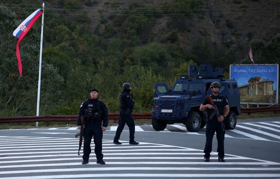 Σερβία: Παρουσιάστηκε σε αστυνομικό τμήμα ο υπαίτιος για τα αιματηρά επεισόδια στο βόρειο Κόσοβο