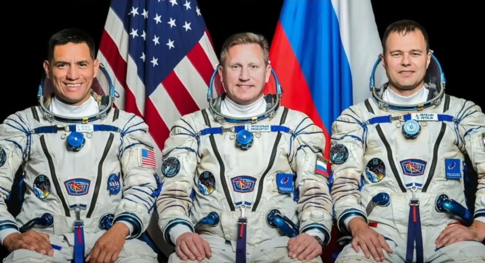 3 αστροναύτες έμειναν «κολλημένοι» στο διάστημα για περισσότερο από έναν χρόνο