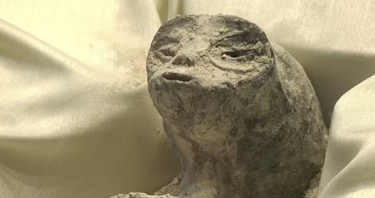 Μεξικό: Ερευνητής παρουσίασε απολιθωμένα «πτώματα εξωγήινων» – Σάλος με θεωρίες συνωμοσίας στο Διαδίκτυο
