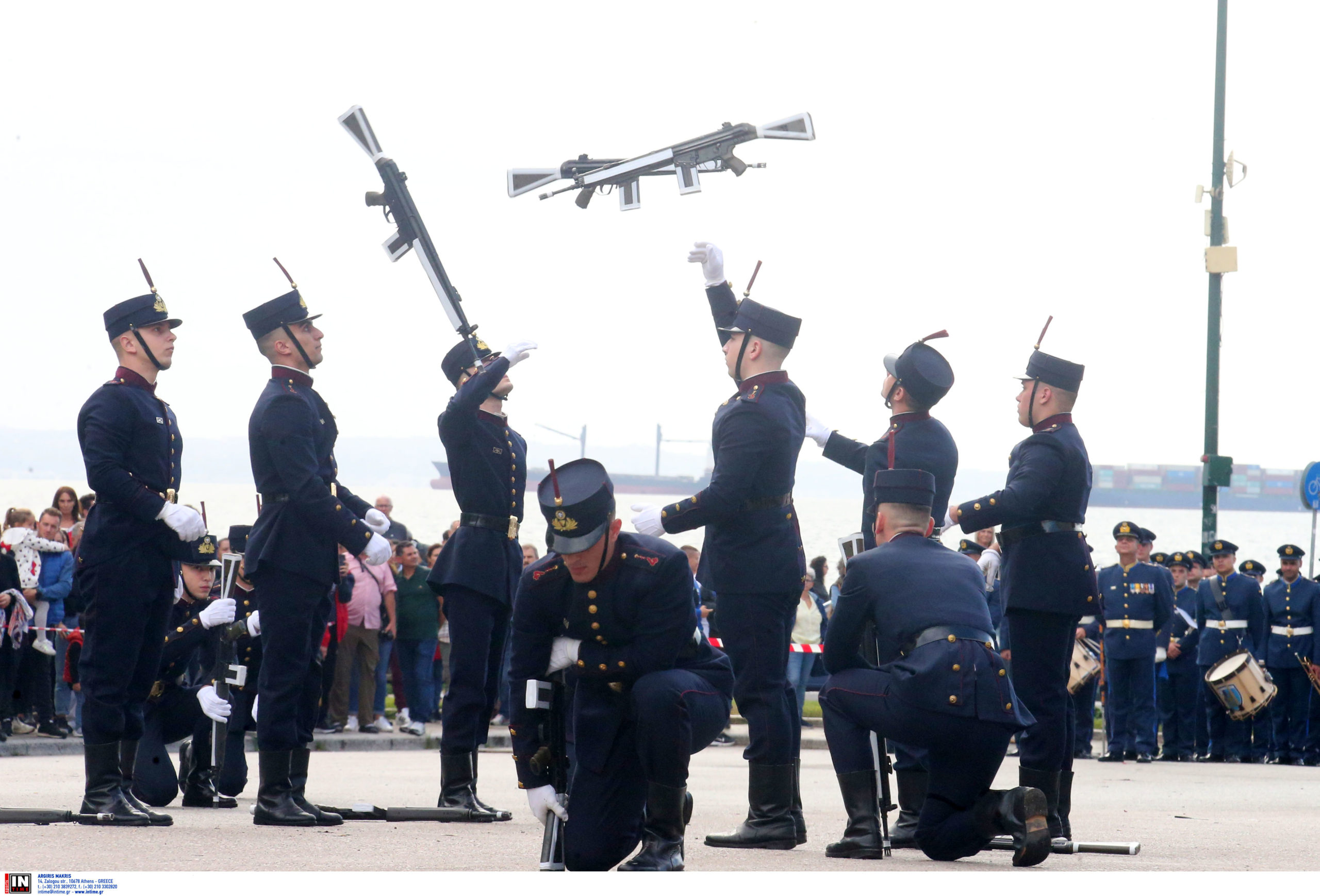 Θεσσαλονίκη: «The Phantom of the Opera» και εντυπωσιακές ασκήσεις με όπλα