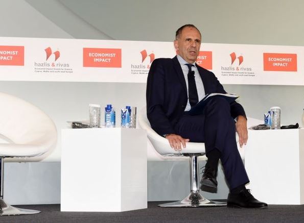 Γεραπετρίτης στο συνέδριο Economist: Η Ελλάδα θα είναι πάντα υπέρ της ειρηνικής επίλυσης των διαφορών