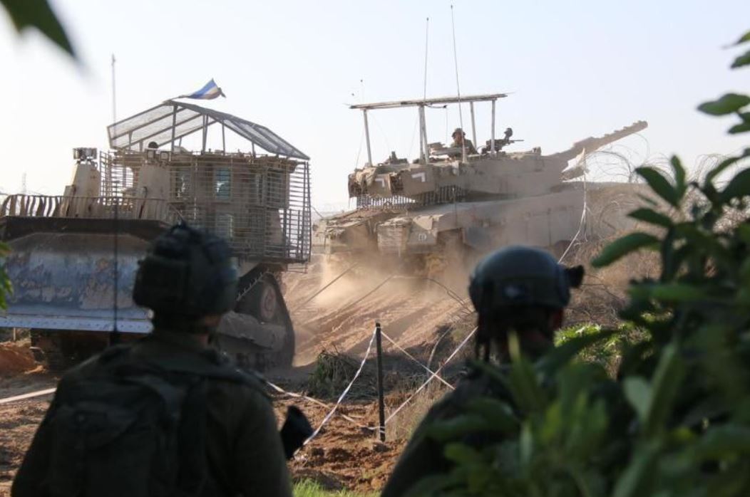 Ισραήλ: Στρατεύματα στους κεντρικούς δρόμους της Λωρίδας της Γάζας – Εικόνες από την επέκταση της χερσαίας επιχείρησης