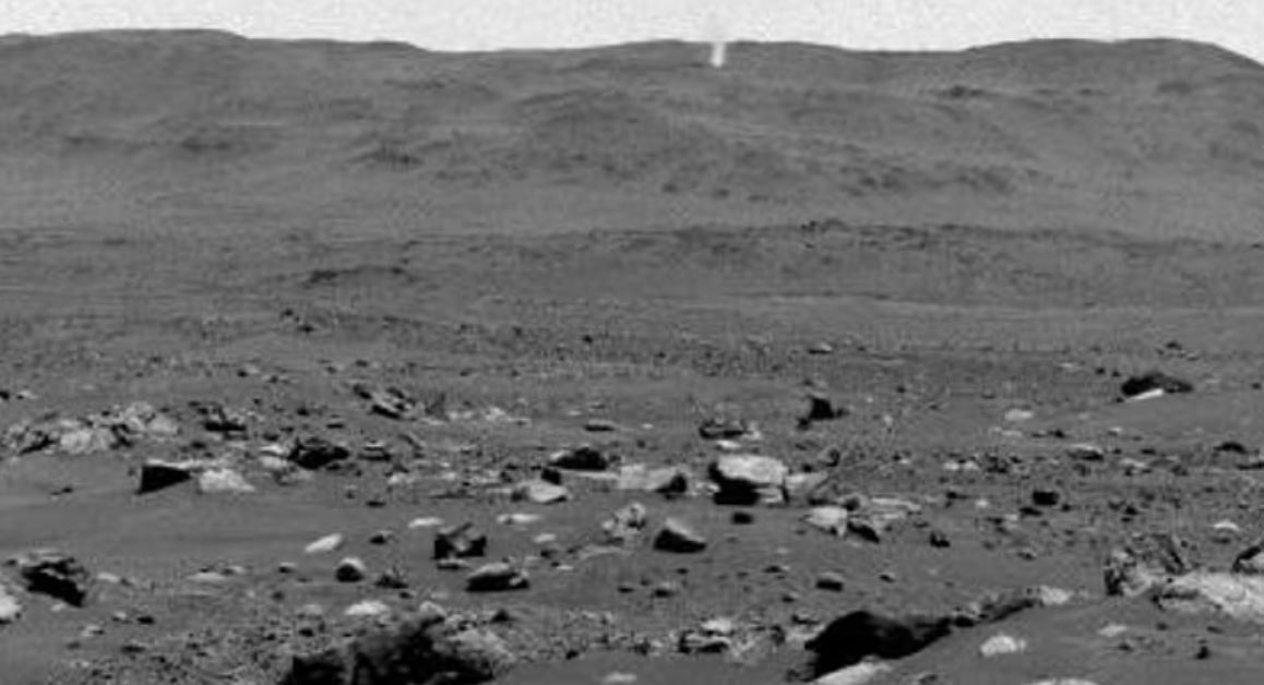 Το ρόβερ της NASA καταγράφει έναν τεράστιο «διάβολο σκόνης» στον πλανήτη Άρη – ΒΙΝΤΕΟ
