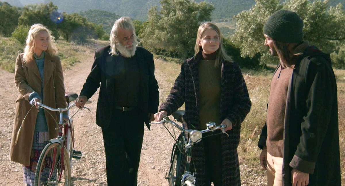 Η Παραλία: Ο Διονύσης κάνει τα πάντα για να επιστρέψει ο Καραχάλιος και να εξιχνιάσει τον φόνο