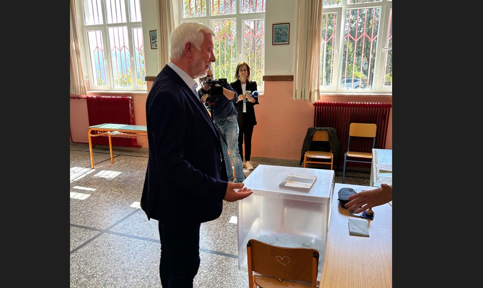 Αυτοδιοικητικές εκλογές: Ψήφισε ο Πέτρος Τατούλης