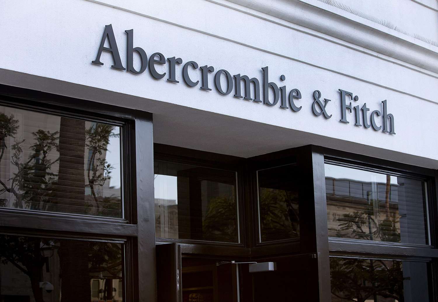 Abercrombie & Fitch: Ο πρώην CEO του οίκου μόδας κατηγορείται για σεξουαλική εκμετάλλευση ανδρών