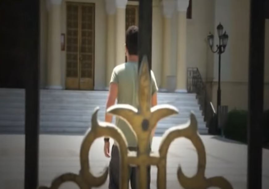 Αγρίνιο: Kάλεσμα για τα κατηχητικά ενορίας με AC/DC και «Hells Bells» – ΒΙΝΤΕΟ