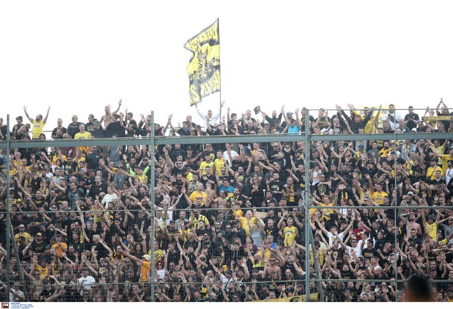 Επεισόδια με δακρυγόνα στον αγώνα Αστέρας Τρίπολης- ΑΕΚ